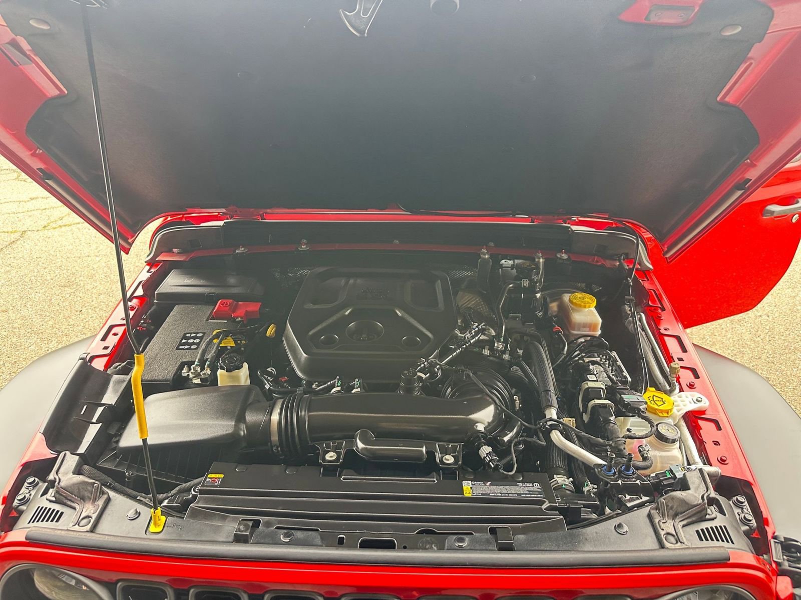 Used 2025 Jeep Wrangler Sport S image 32