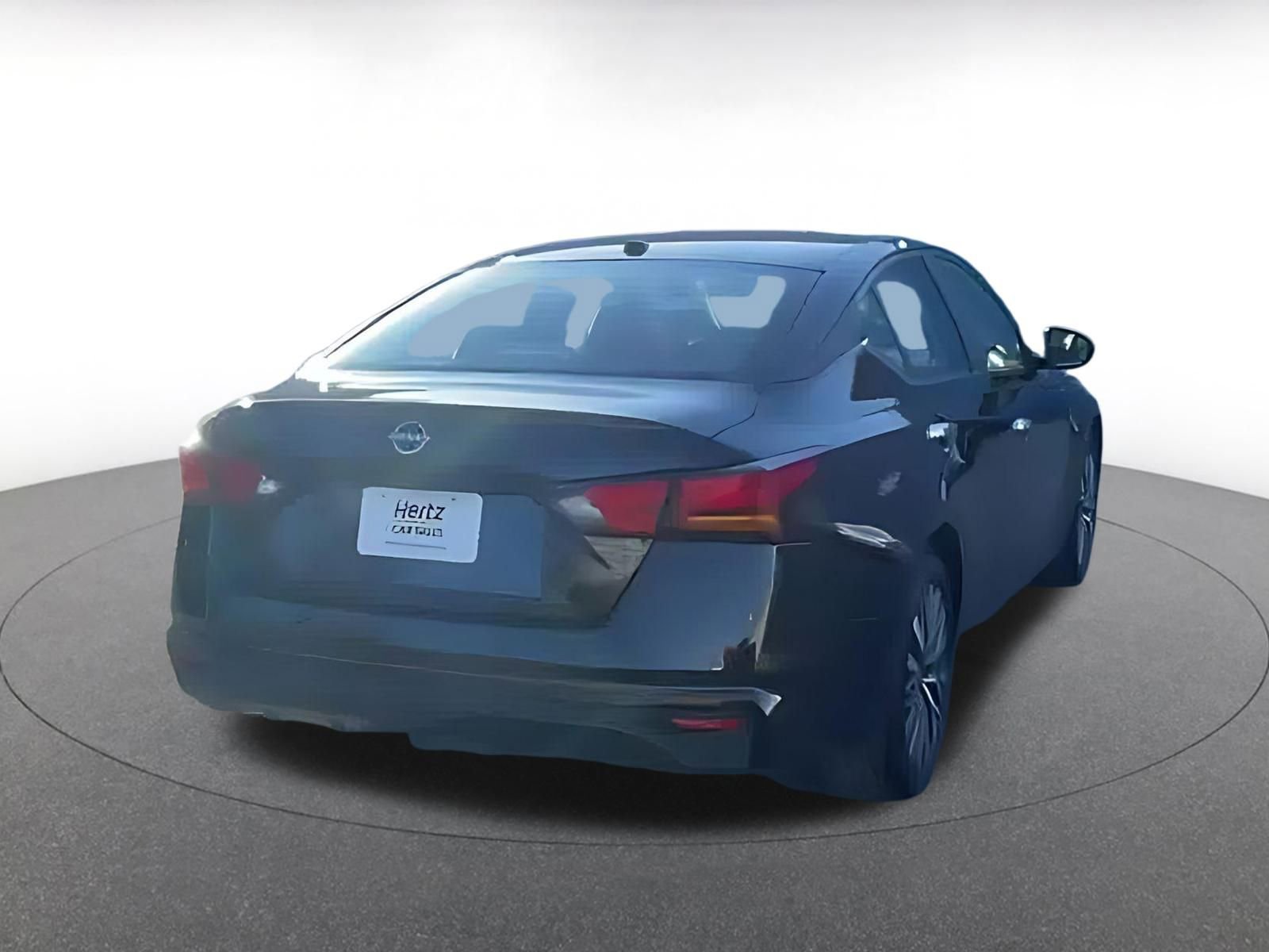 Used 2025 Nissan Altima 2.5 SV image 14