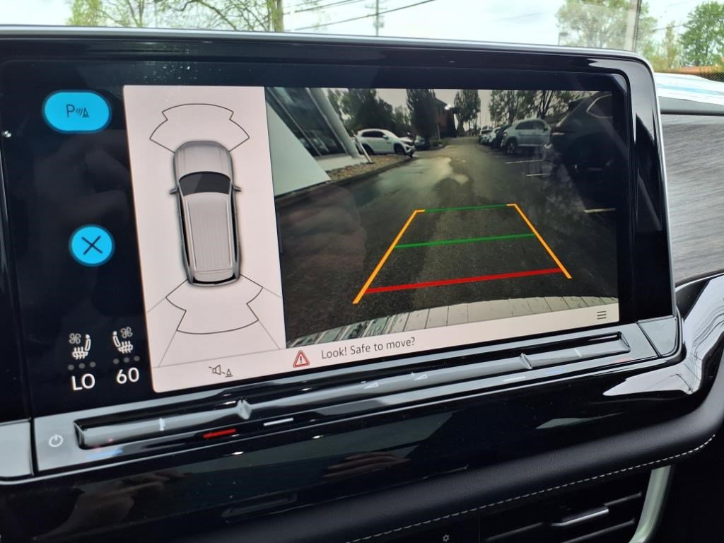 New 2025 Volkswagen Atlas SEL image 18