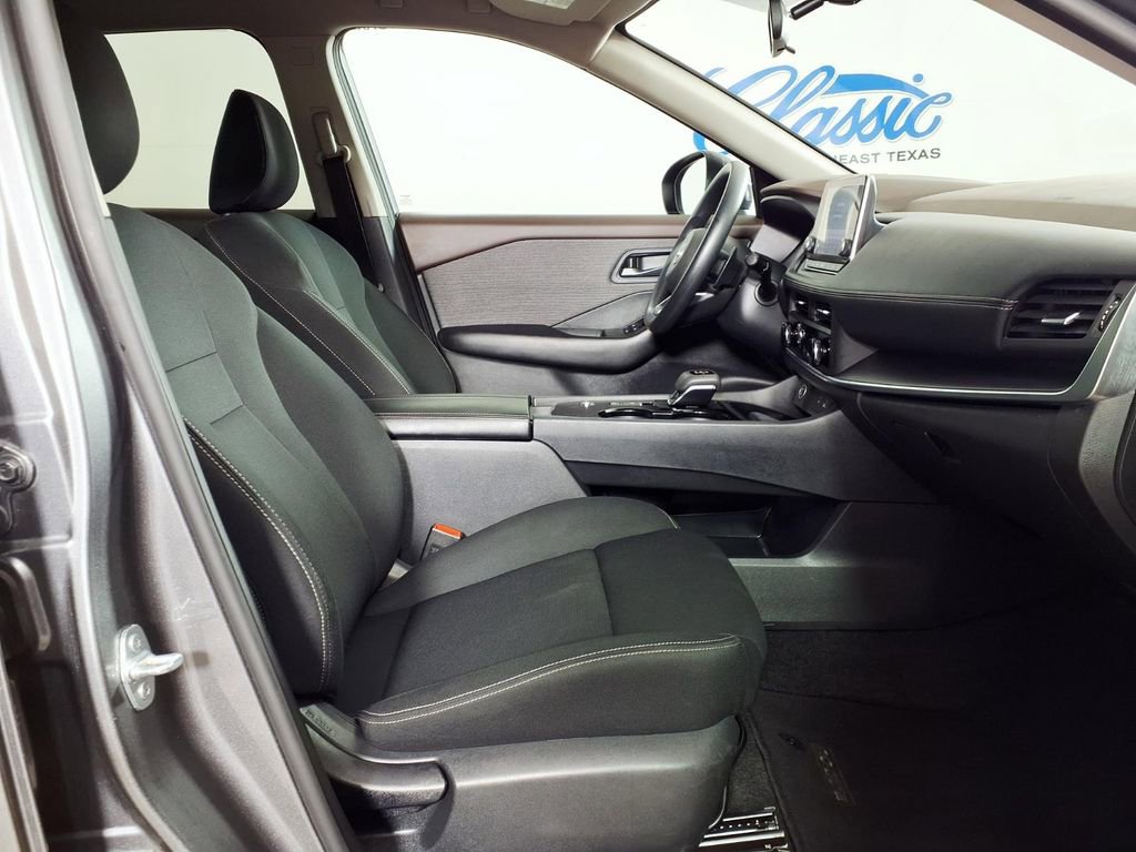 Used 2023 Nissan Rogue S FWD image 12