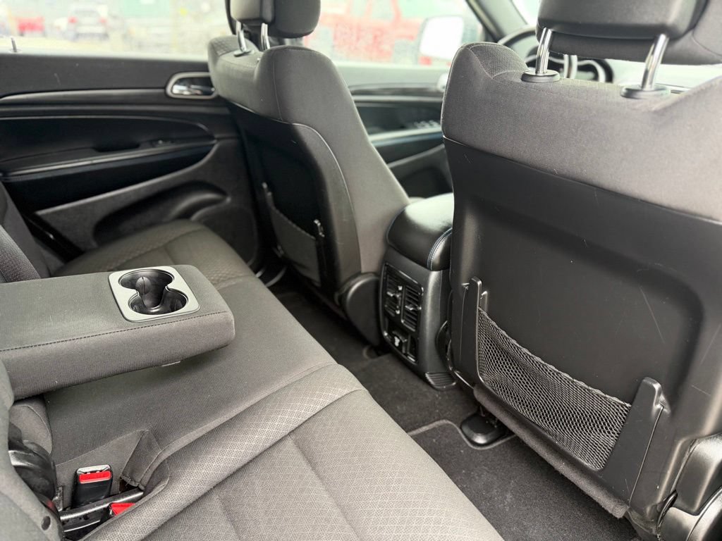 Used 2019 Jeep Grand Cherokee Laredo AWD/4WD image 15