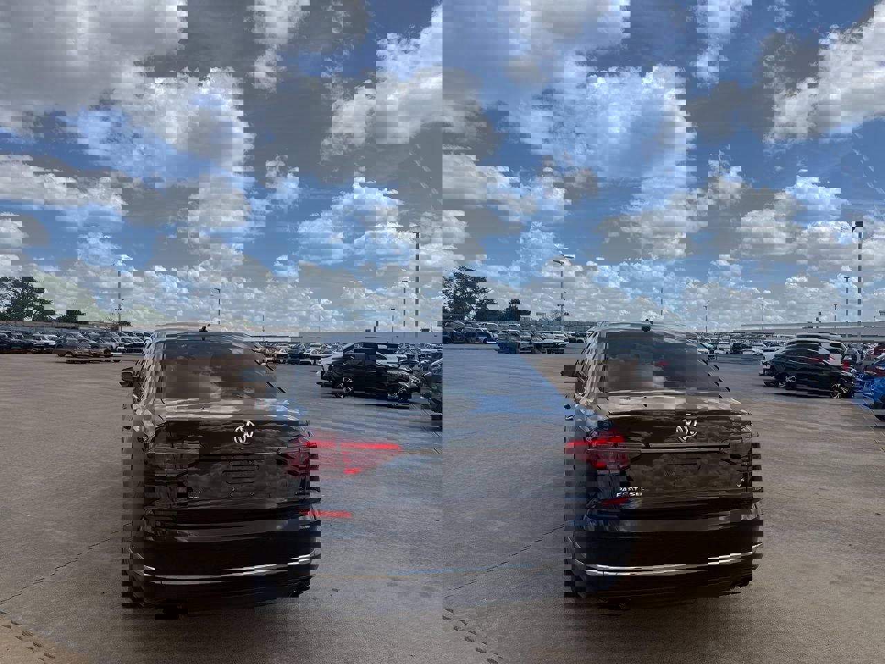 Used 2018 Volkswagen Passat 3.6 SEL Premium image 17