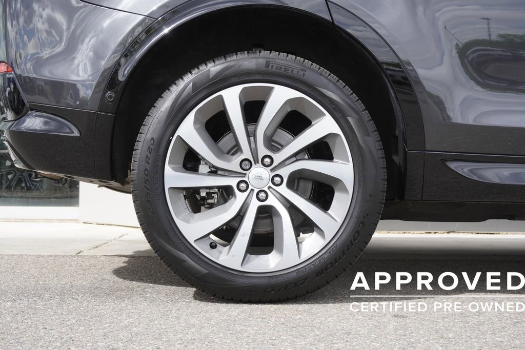 Used 2025 Land Rover Discovery Sport Dynamic SE image 32