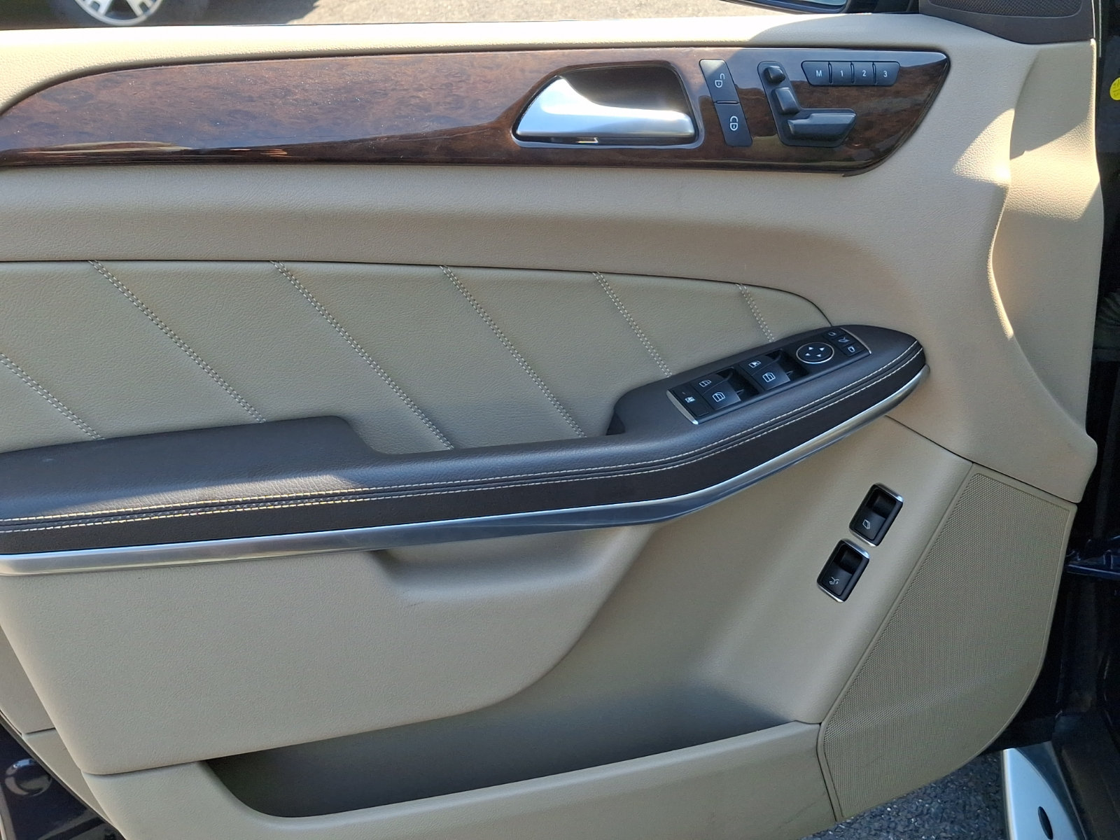 Used 2013 Mercedes-Benz GL 320 BlueTEC 4MATIC image 12