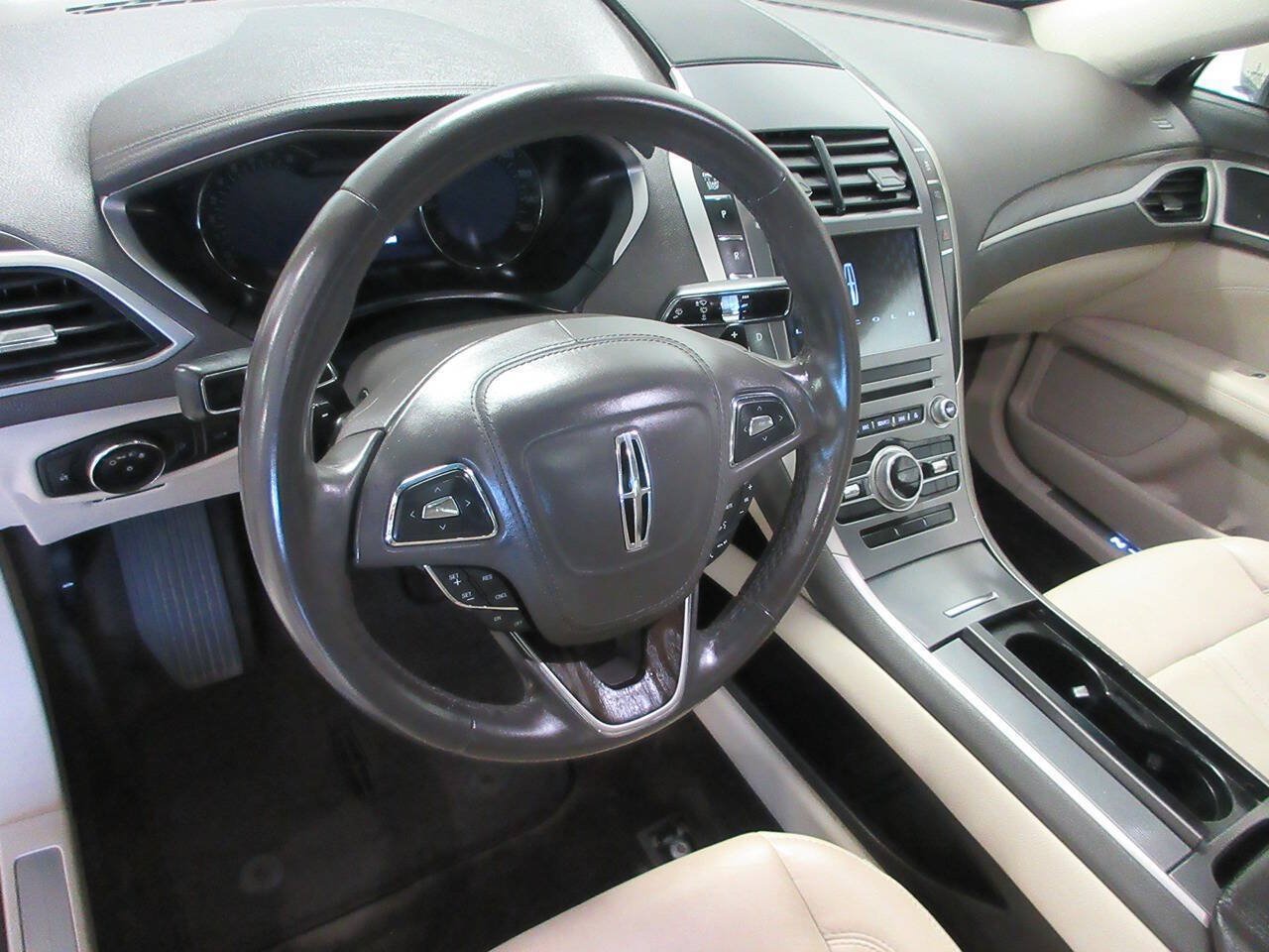 Used 2017 Lincoln MKZ Select AWD/4WD image 24