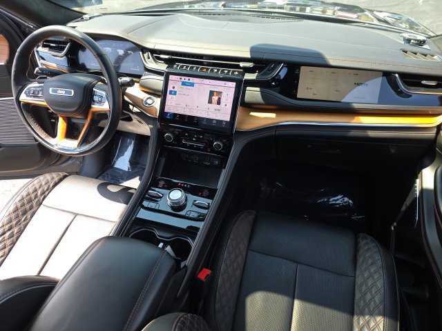 Used 2024 Jeep Grand Cherokee L Summit AWD/4WD image 45