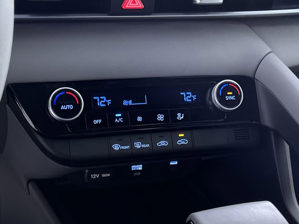 Used 2025 Hyundai Elantra Sport image 20