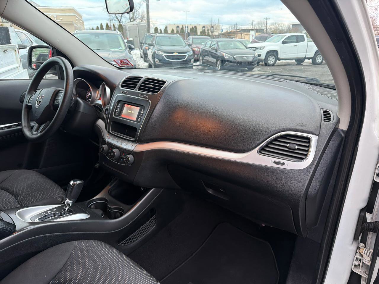 Used 2015 Dodge Journey SXT w/ Flexible Seating Group image 17