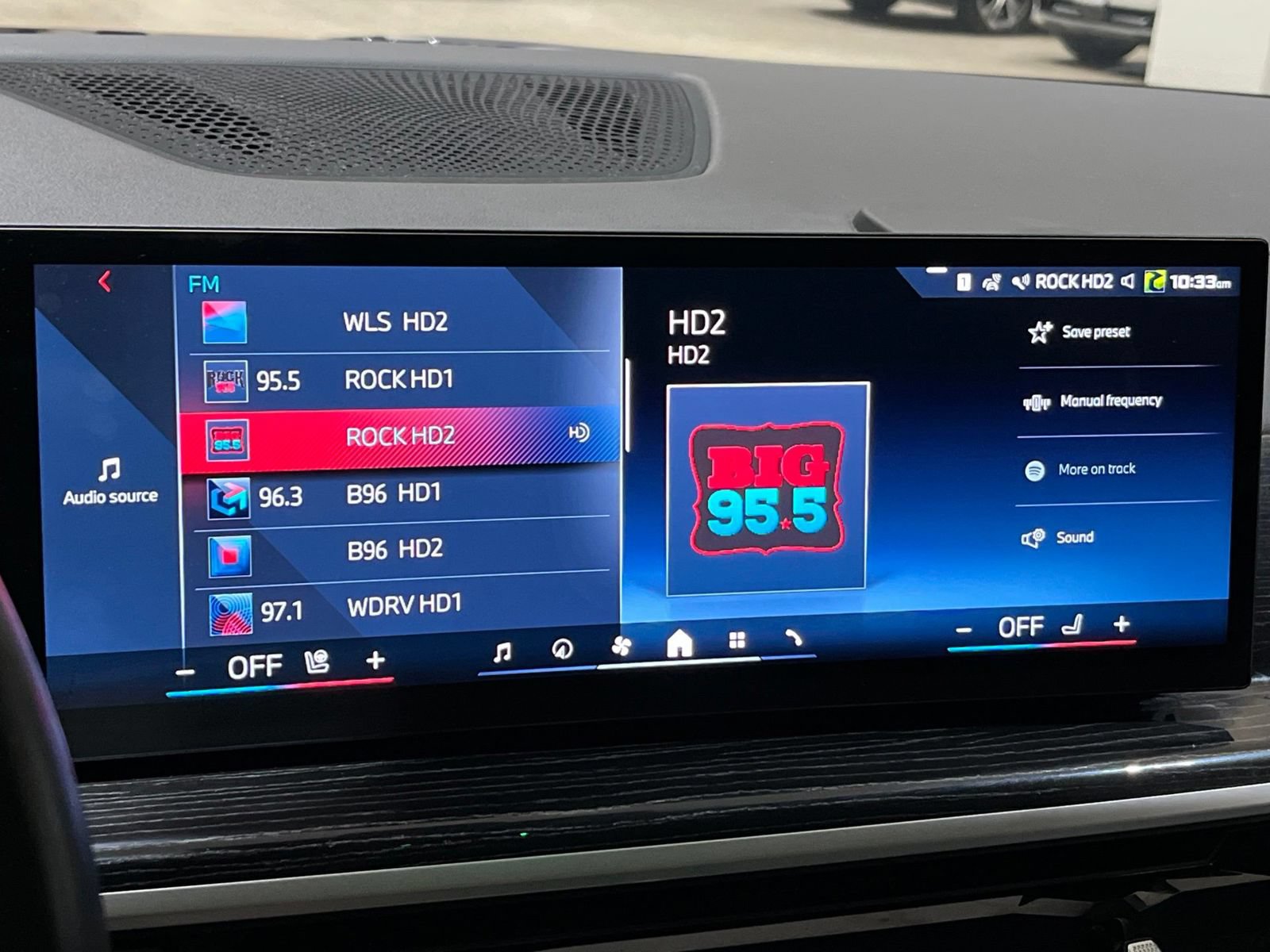 Used 2025 BMW X7 M60i AWD/4WD image 21