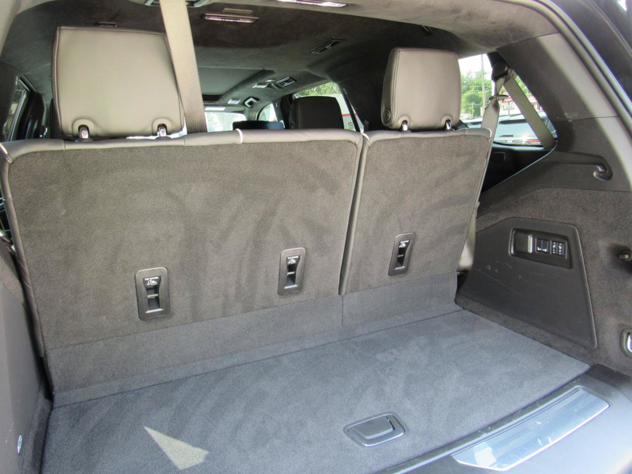 Used 2026 Cadillac Escalade Platinum Sport w/ LPO, ONYX Package AWD/4WD image 50