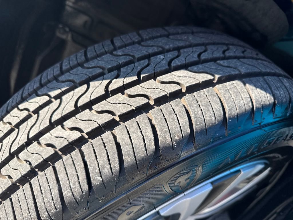 Used 2020 Toyota Prius Prime XLE image 27