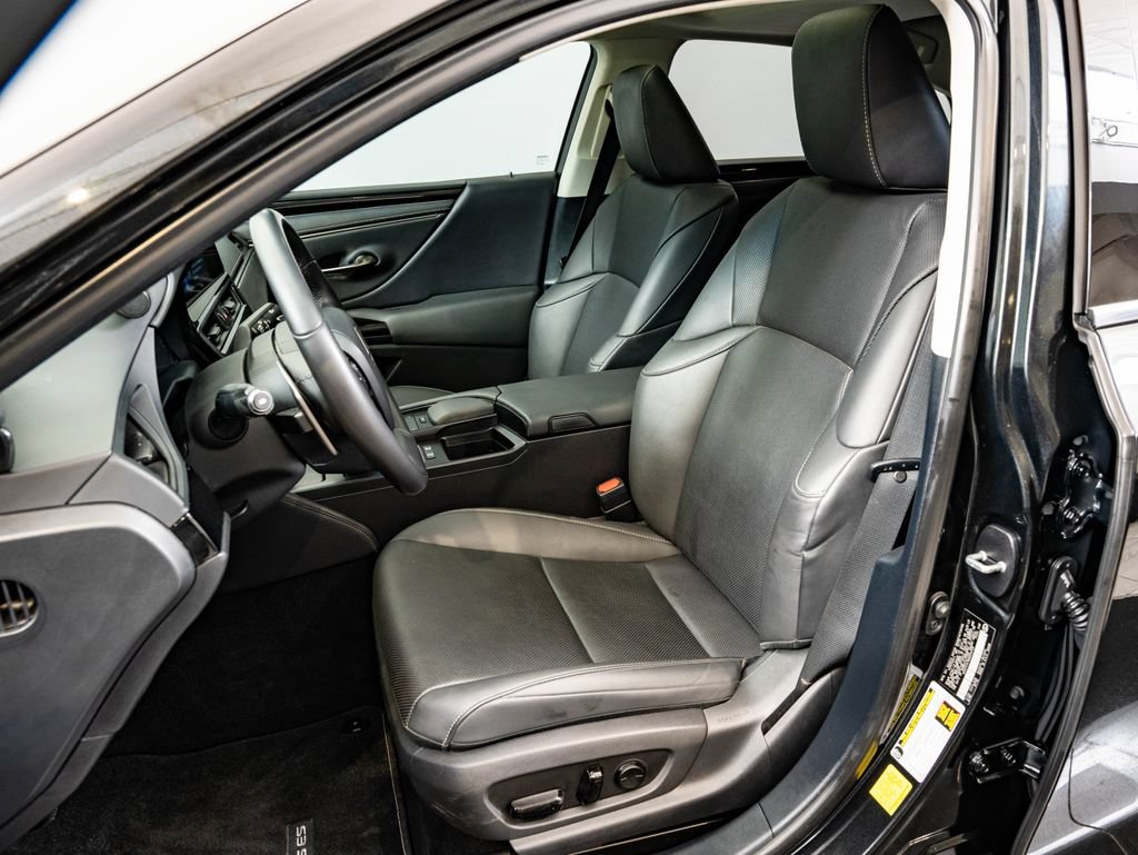 Used 2022 Lexus ES 300h w/ Accessory Package 2 FWD image 21