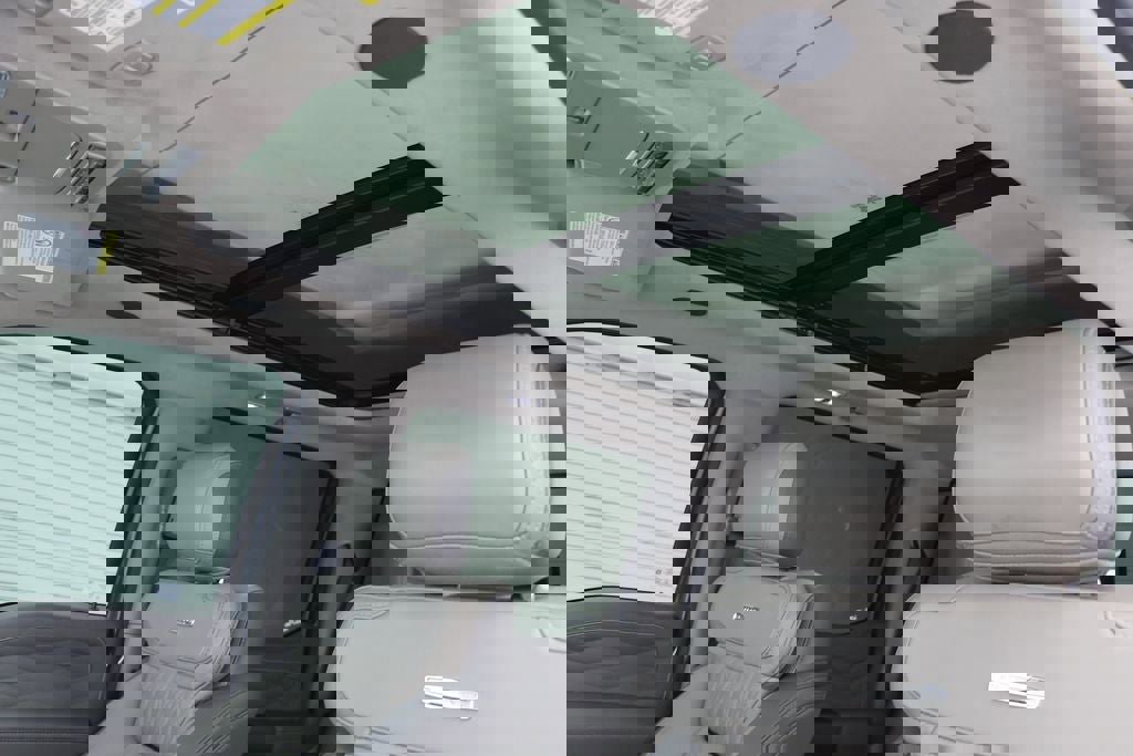 Used 2025 Ford F350 Platinum w/ Platinum Plus Package image 27