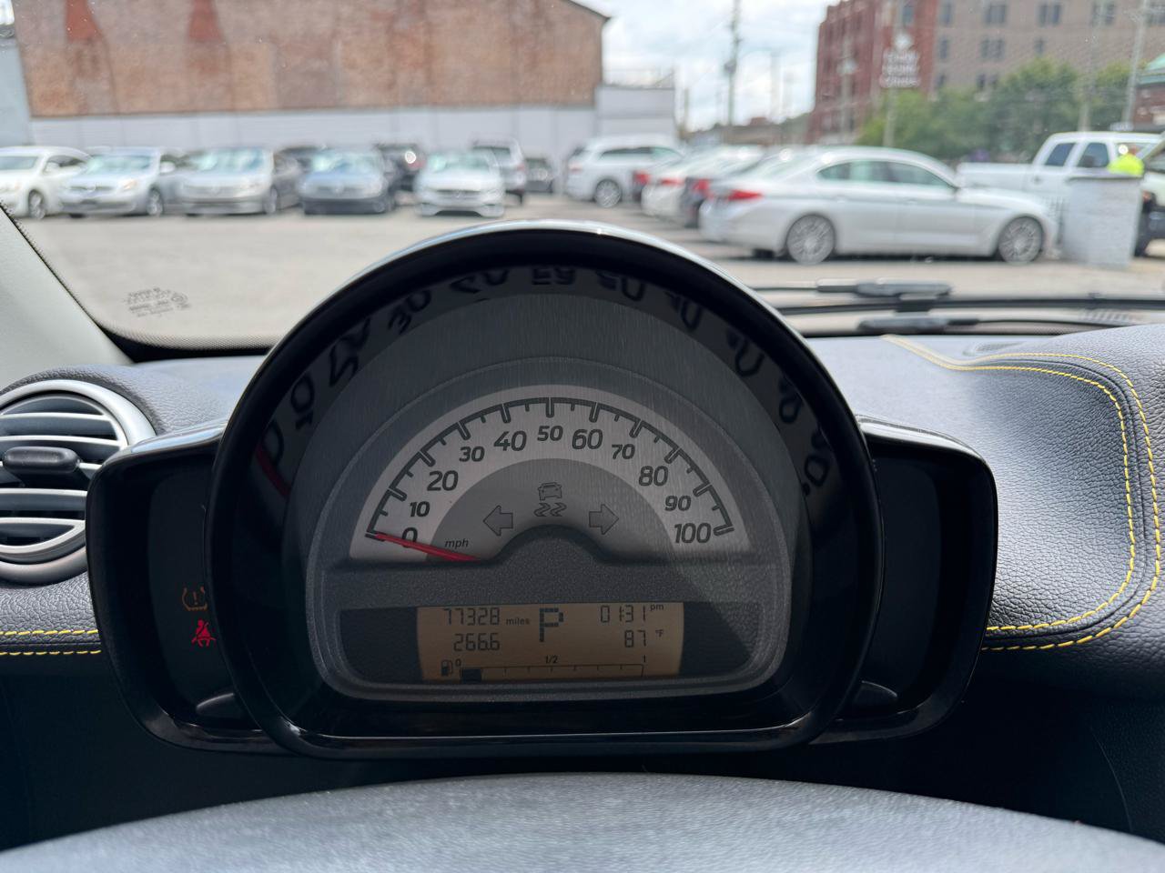 Used 2013 smart fortwo passion RWD image 10