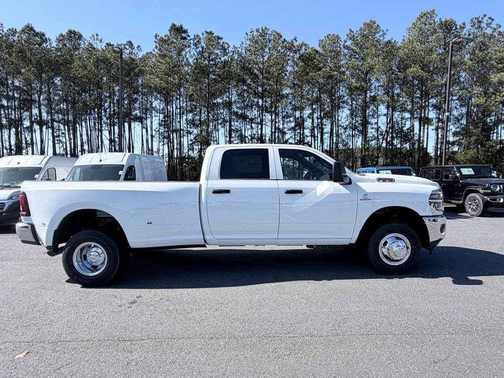 New 2026 RAM 3500 Tradesman w/ Chrome Appearance Group A AWD/4WD image 4