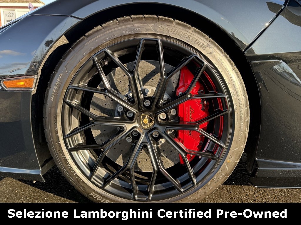 Used 2024 Lamborghini Revuelto image 9