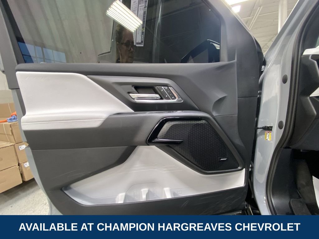 Used 2025 Chevrolet Silverado EV RST image 30