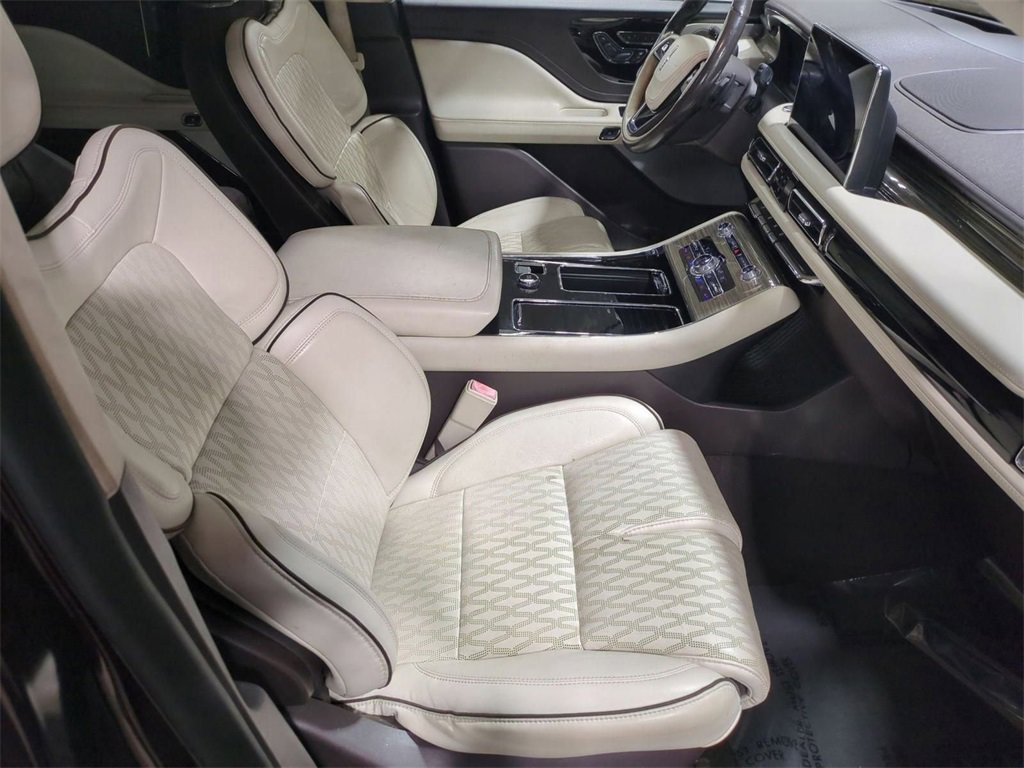 Certified 2020 Lincoln Aviator Black Label Grand Touring w/ Class IV Trailer Tow Package image 32