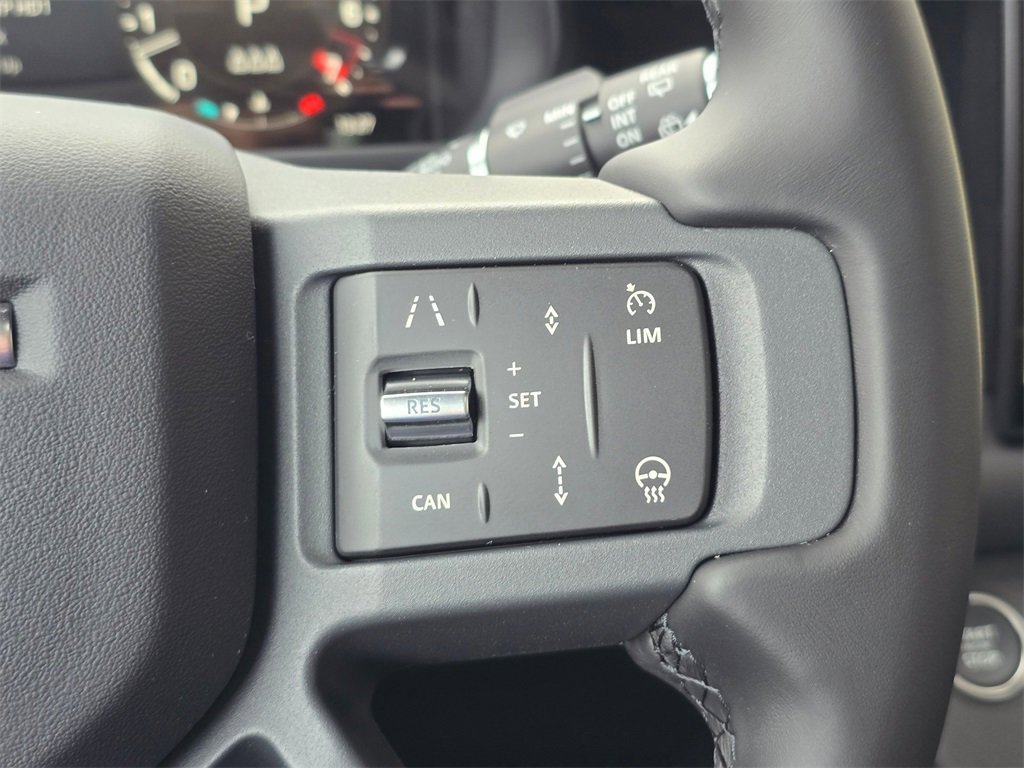 New 2025 Land Rover Defender 90 X-Dynamic SE image 17