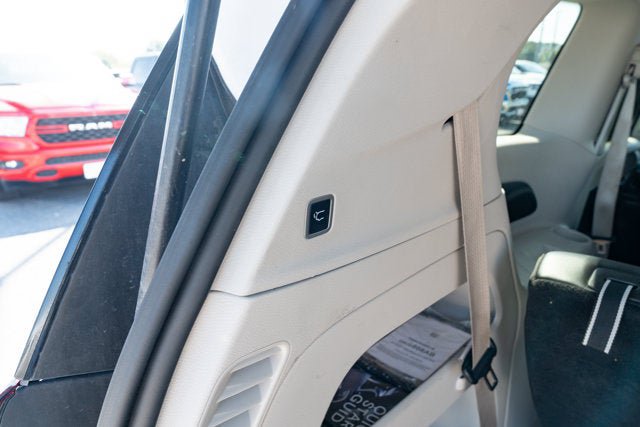 Used 2024 Chrysler Pacifica Touring-L FWD image 38