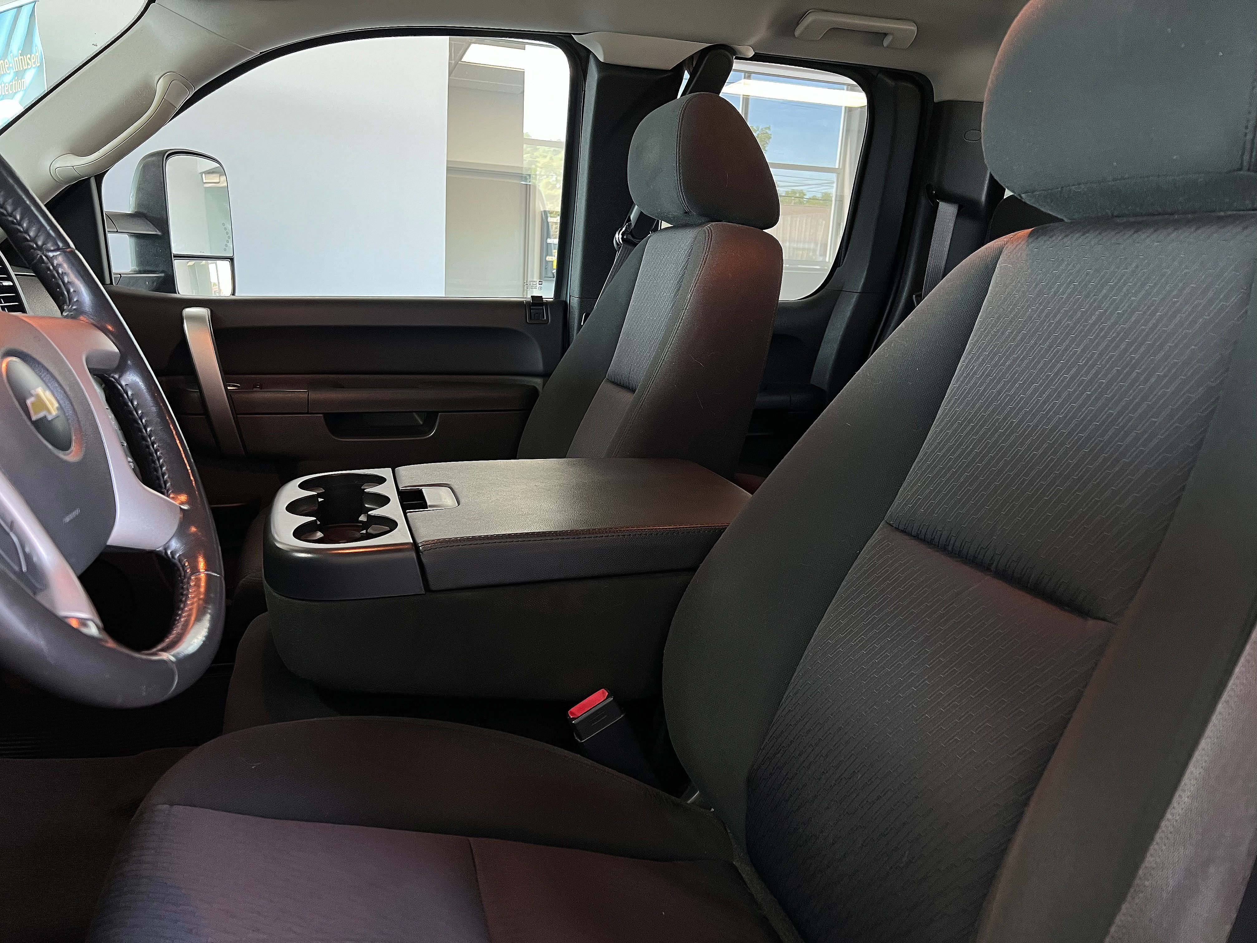 Used 2011 Chevrolet Silverado 2500 LT w/ Interior Plus Package AWD/4WD image 12