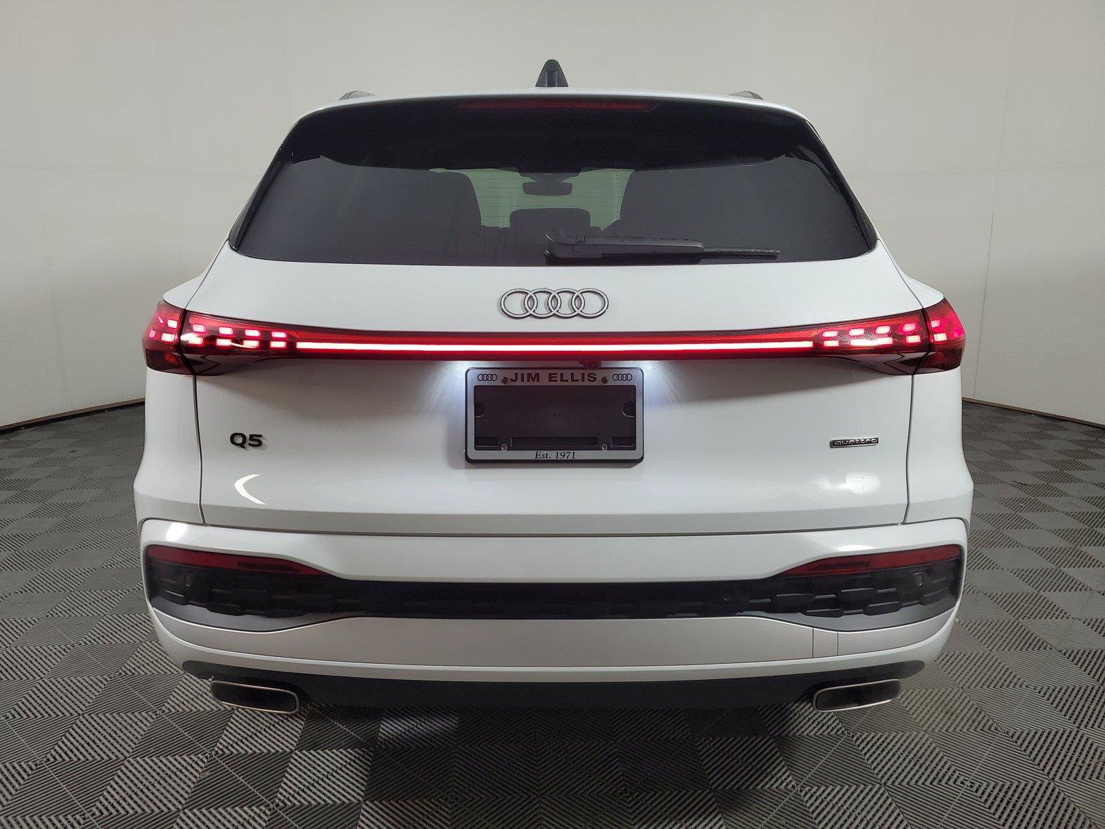 Used 2025 Audi Q5 Premium Plus w/ Premium Plus AWD/4WD image 5