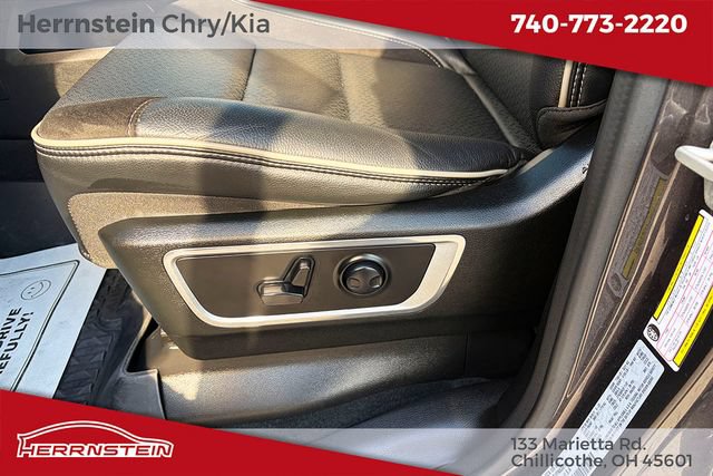 Used 2023 RAM 1500 Laramie AWD/4WD image 17