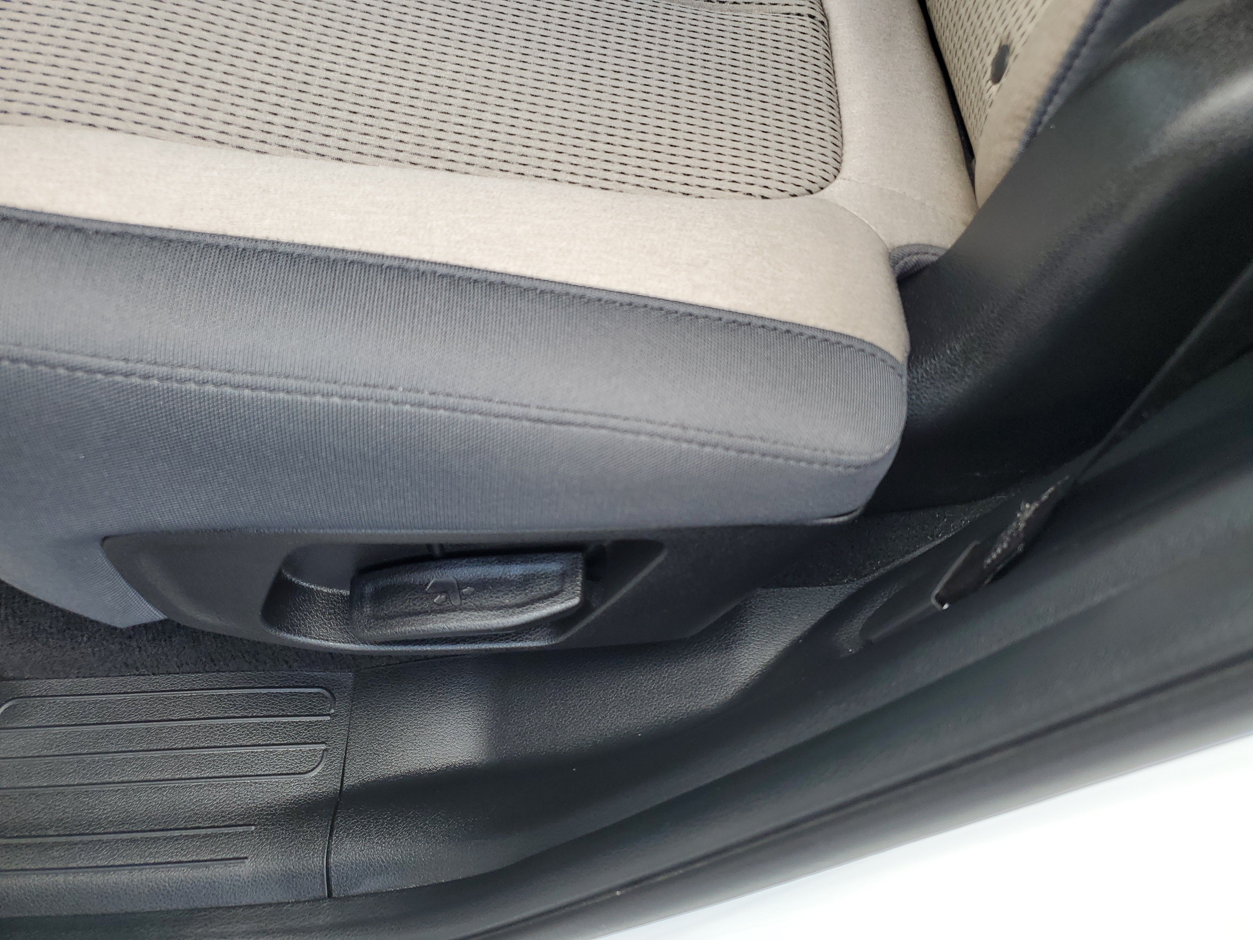 Used 2023 Hyundai Santa Fe SE FWD image 13