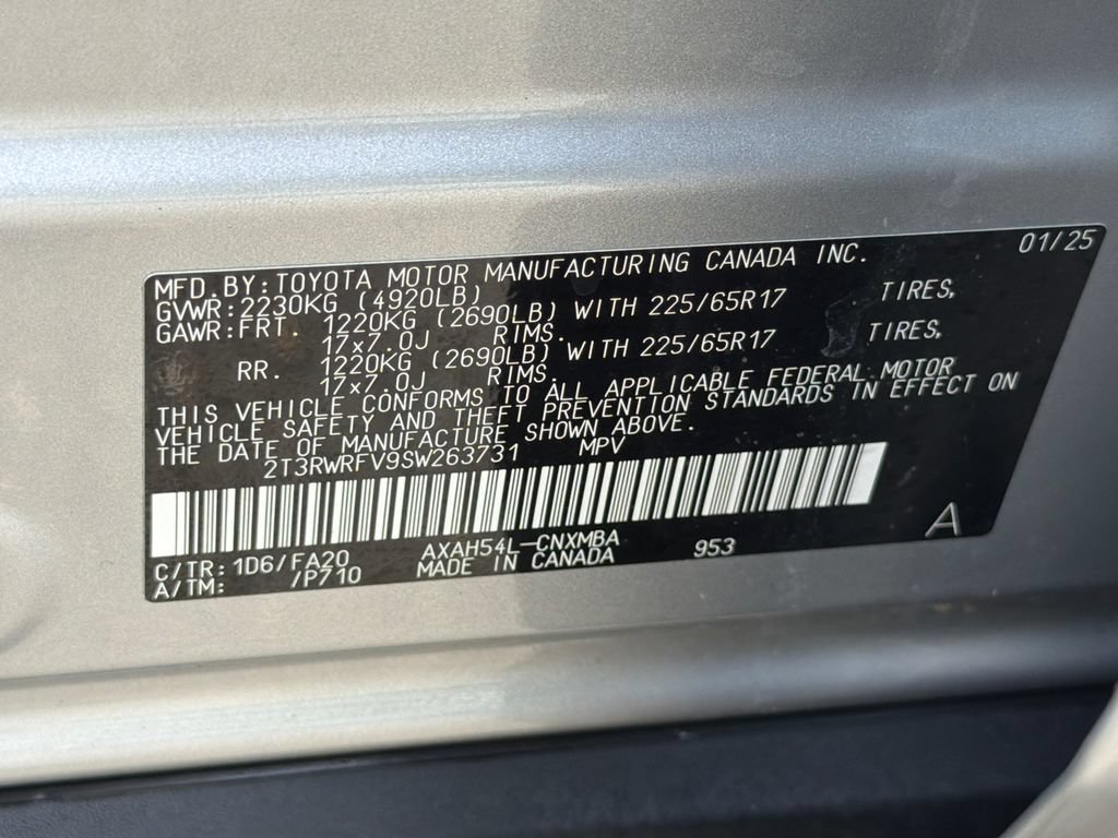 Used 2025 Toyota RAV4 XLE AWD/4WD image 33