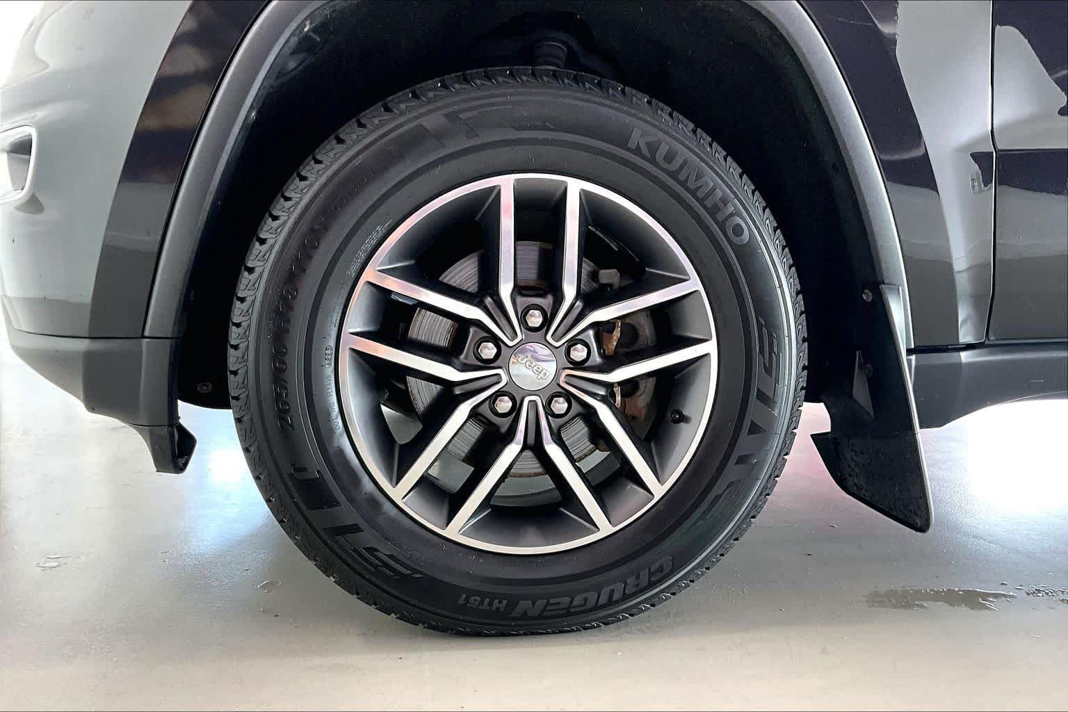 Used 2018 Jeep Grand Cherokee Limited AWD/4WD image 7