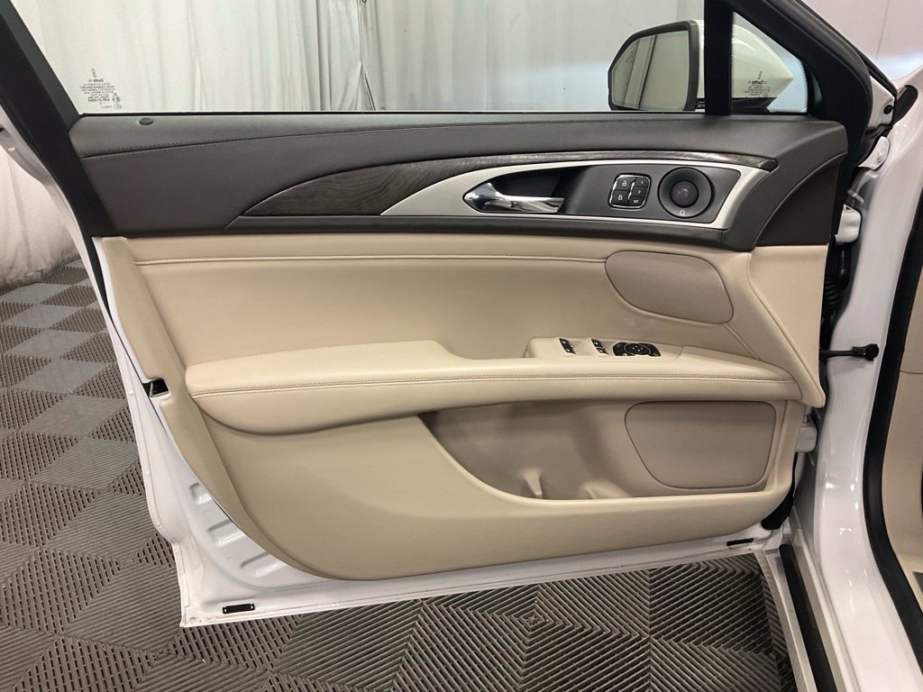 Used 2019 Lincoln MKZ Reserve FWD image 14