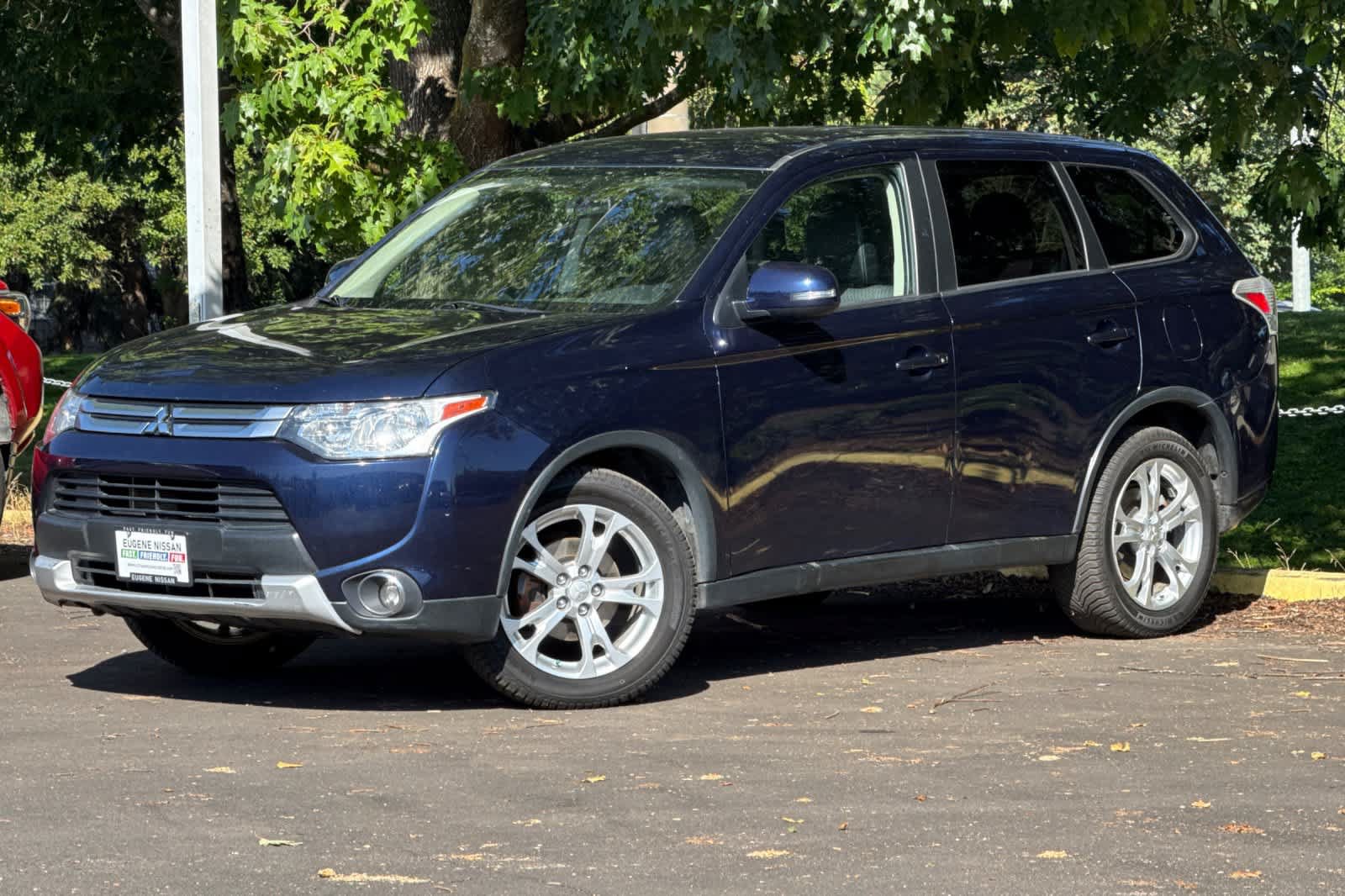 Used 2015 Mitsubishi Outlander SE AWD/4WD image 1