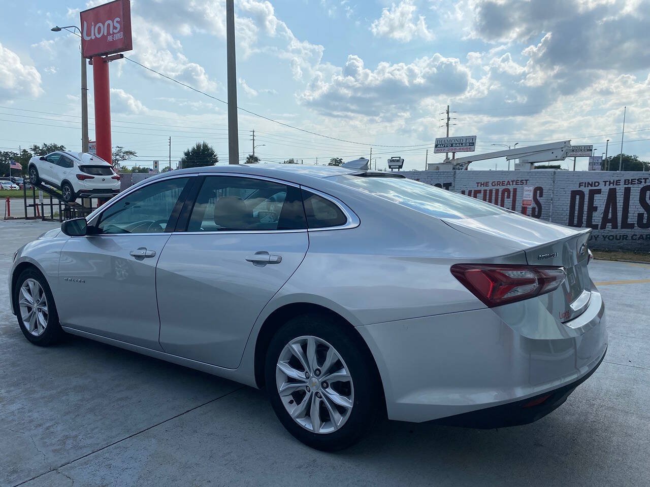 Used 2021 Chevrolet Malibu LT FWD image 3
