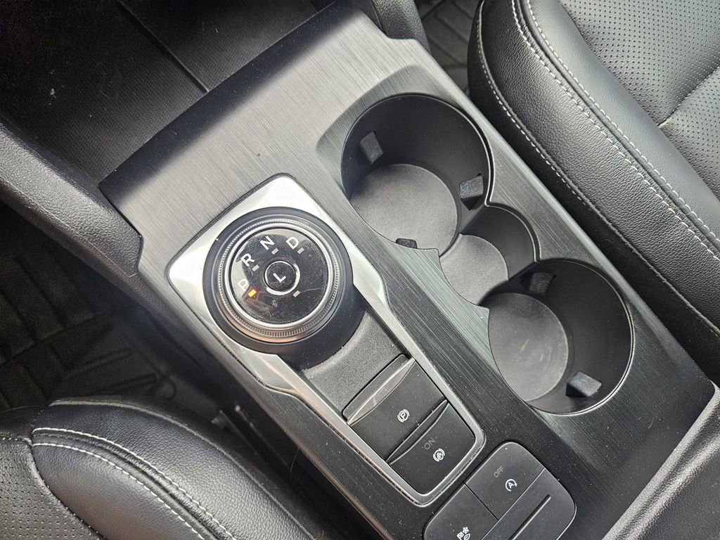 Used 2022 Ford Escape SEL image 16