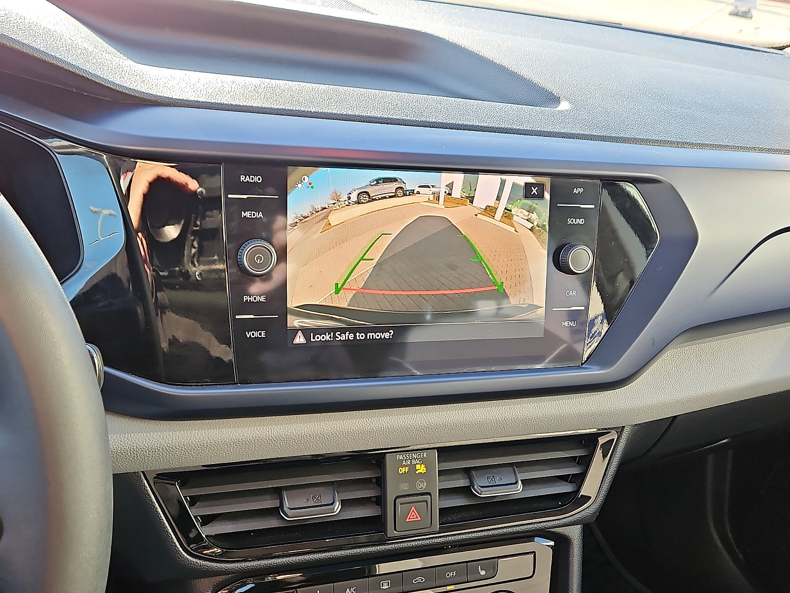 Certified 2023 Volkswagen Taos SE image 15