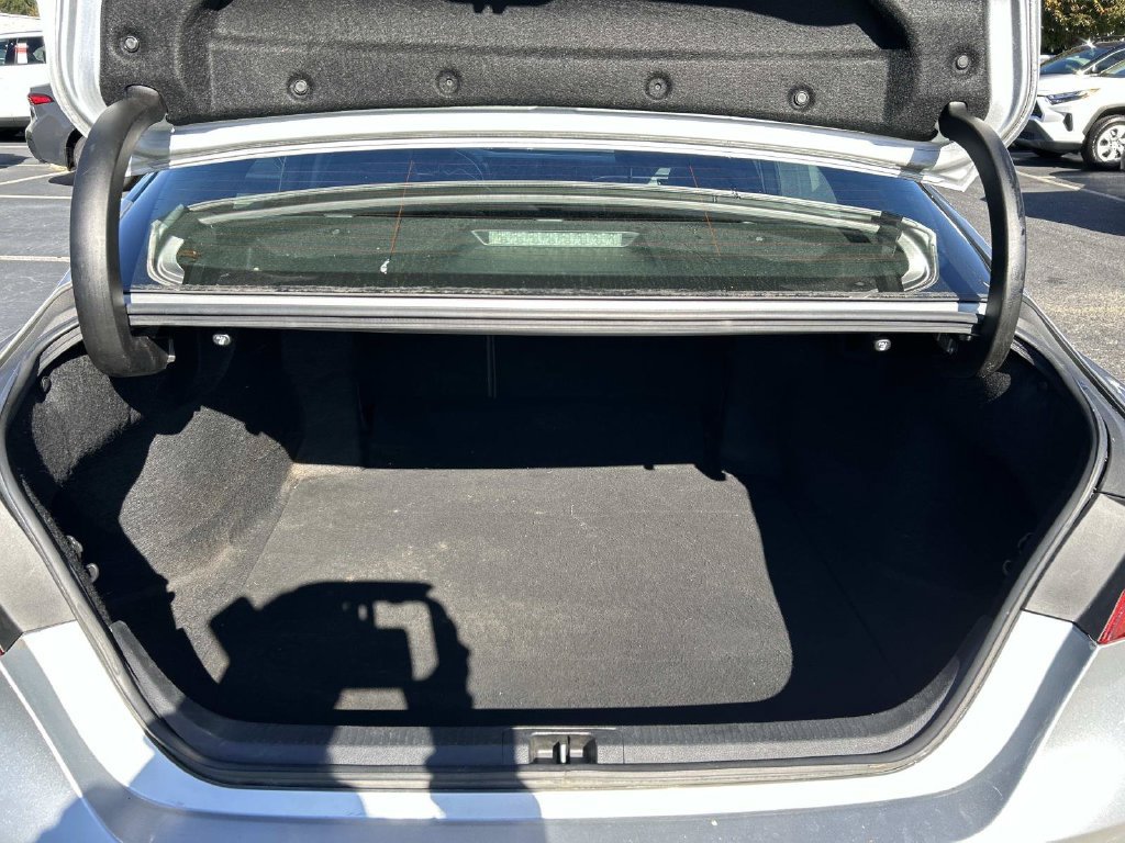 Used 2018 Toyota Camry SE FWD image 11