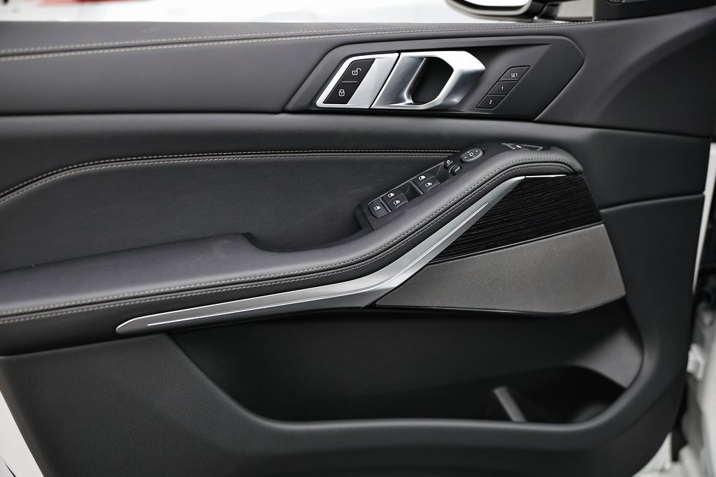 New 2026 BMW X5 xDrive40i w/ M Sport Package image 15