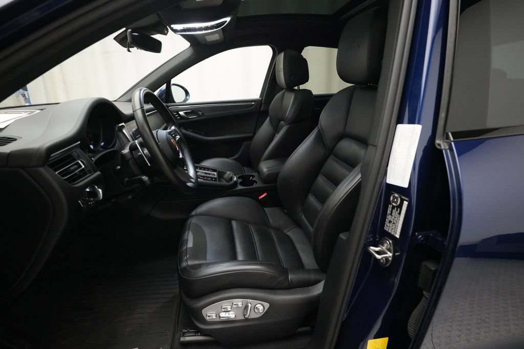 Certified 2022 Porsche Macan GTS w/ Premium Package Plus AWD/4WD image 13