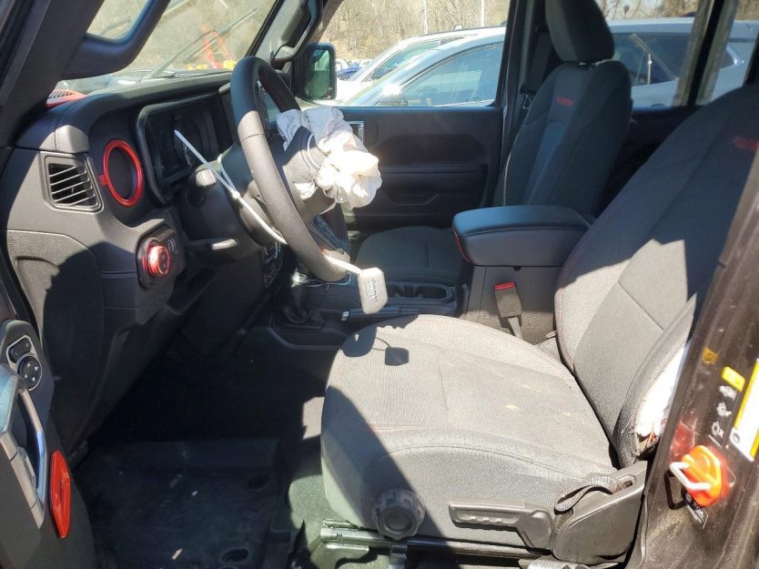 Used 2024 Jeep Gladiator Rubicon w/ Technology Group image 5