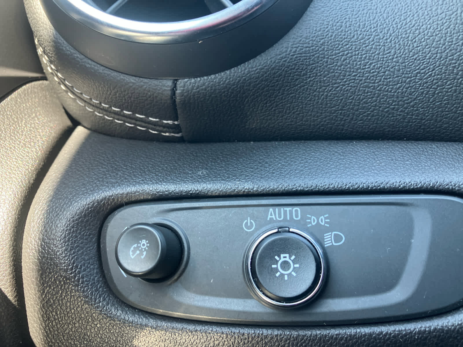 Used 2024 Chevrolet Blazer LT image 14