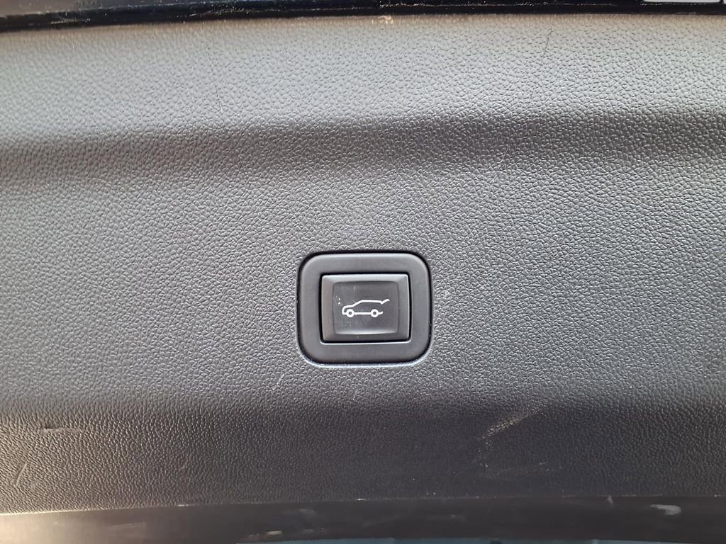 Used 2024 Chevrolet Tahoe LT image 32