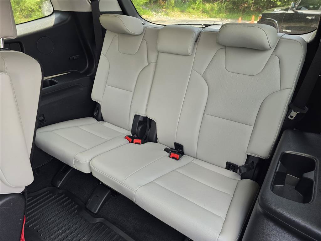 Used 2024 Kia Telluride EX w/ EX Captain's Chair Package FWD image 10