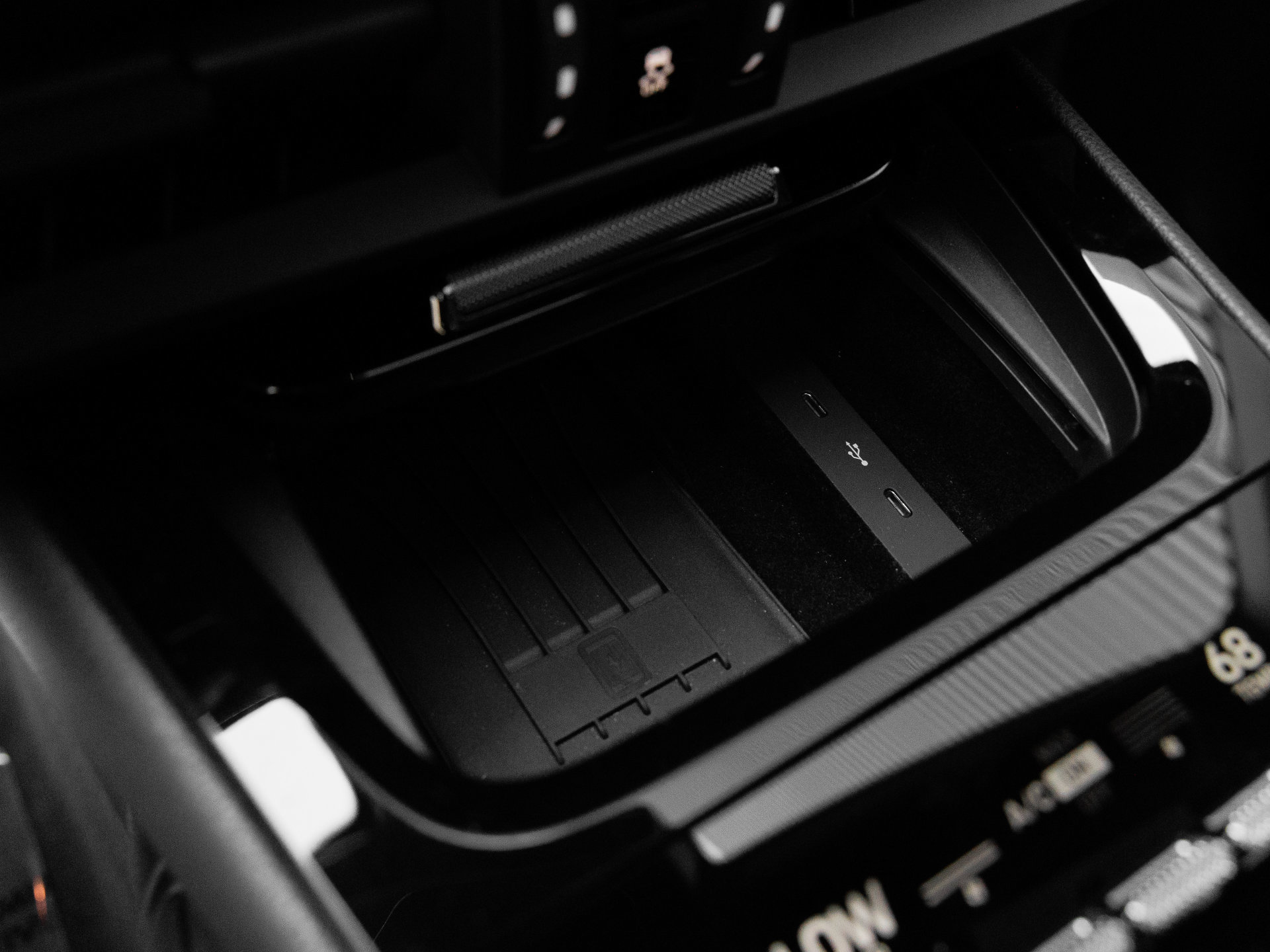 Certified 2025 Porsche Cayenne Coupe AWD/4WD image 22