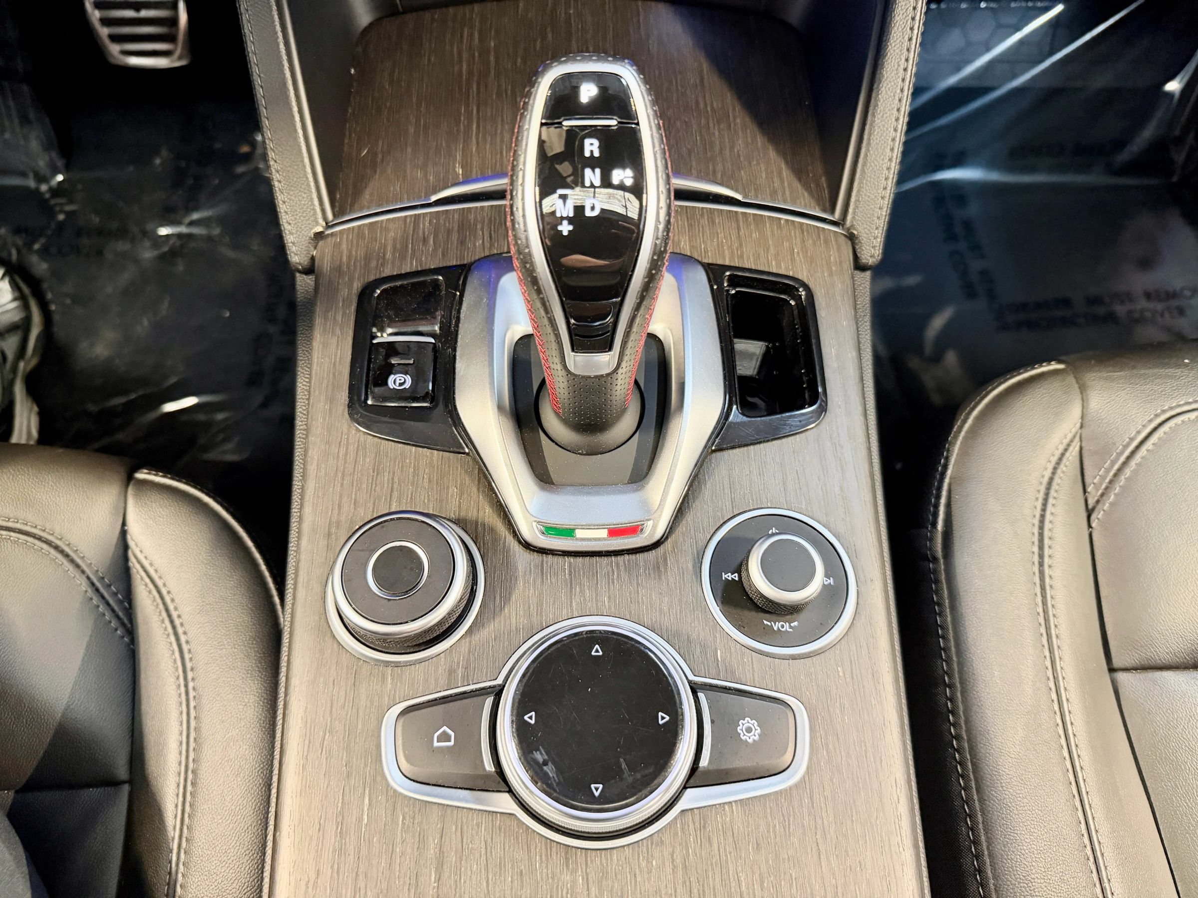 Used 2022 Alfa Romeo Stelvio Ti AWD/4WD image 22