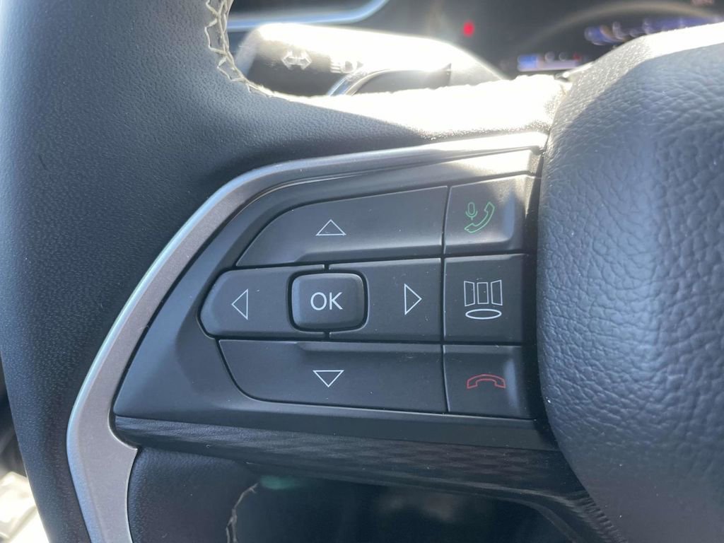 Certified 2025 Jeep Grand Cherokee Laredo w/ Trailer Tow Package image 32