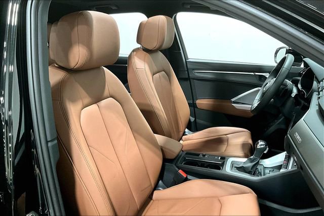 Certified 2025 Audi Q3 2.0T Premium w/ Convenience Package image 7