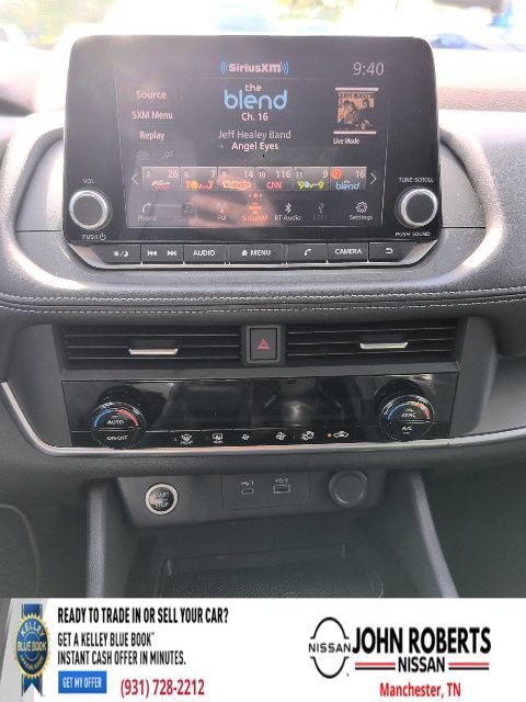 Used 2023 Nissan Rogue SV FWD image 13