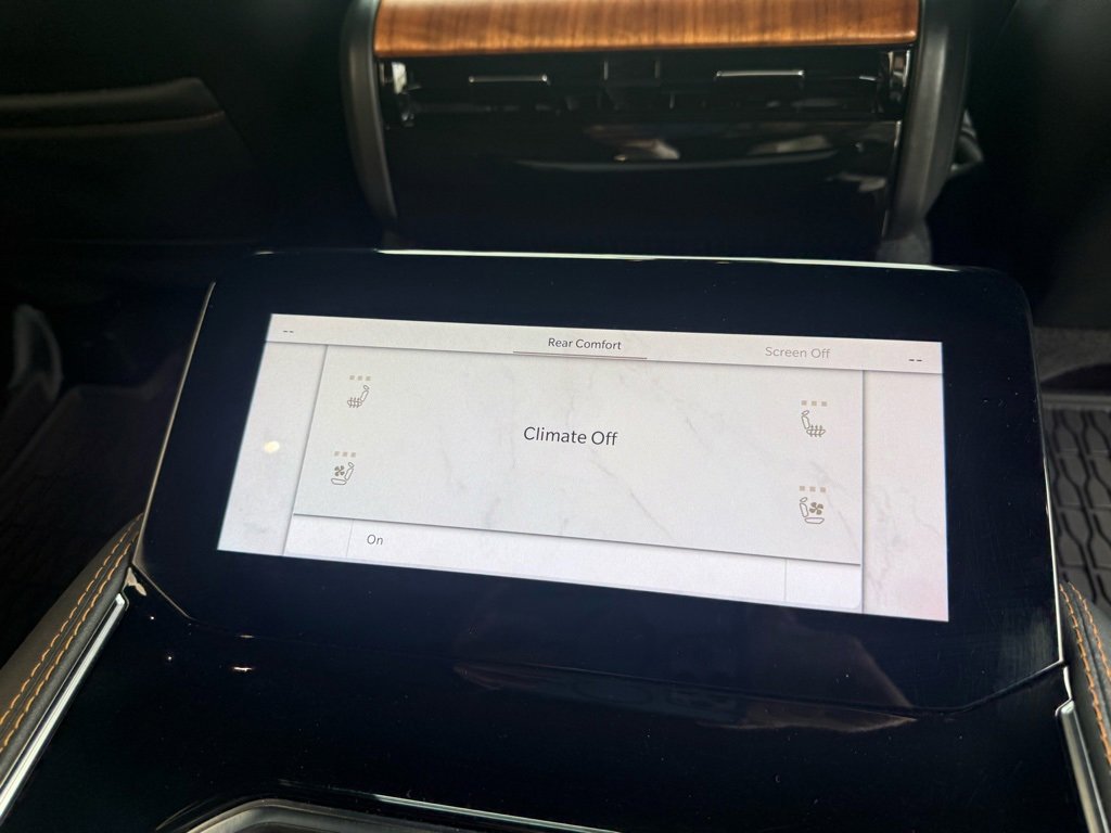 Used 2024 Jeep Grand Wagoneer Series III w/ Rear Seat Video Group 1 image 17