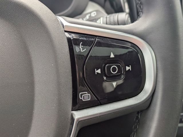 Used 2025 Volvo XC60 B5 Plus image 16