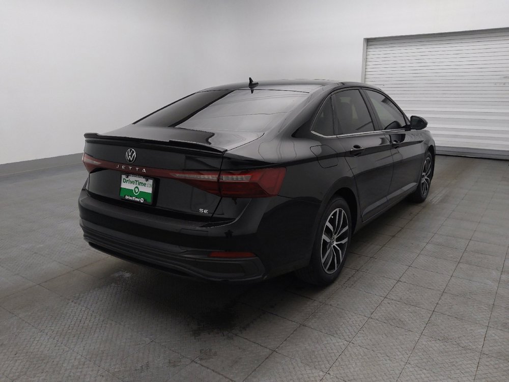 Used 2025 Volkswagen Jetta SE image 9